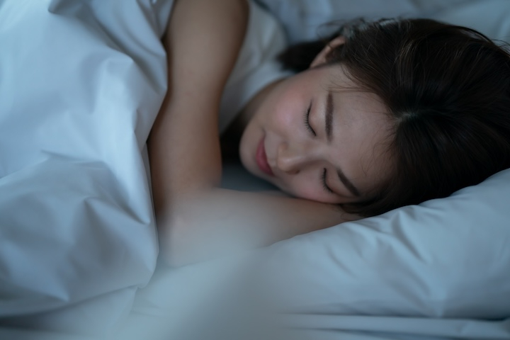 ヨガで睡眠の質を高めよう！ 熟睡を促すヨガポーズ3選