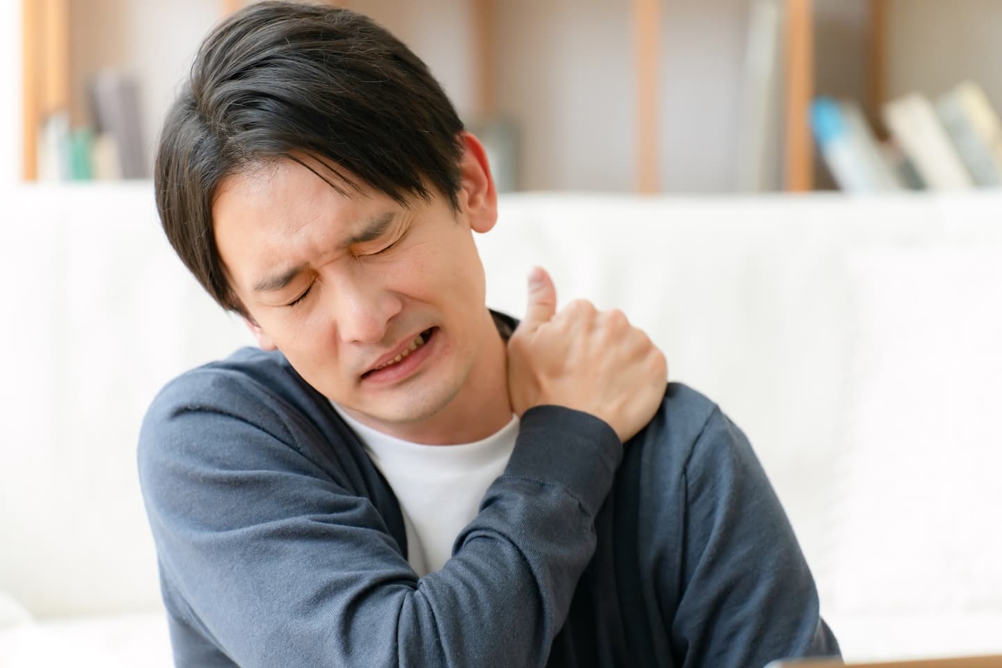 巻き肩による身体への悪影響