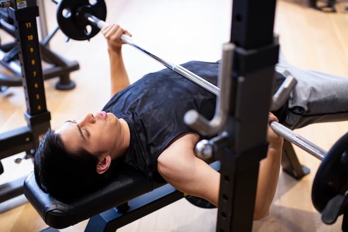 筋トレにおける胸骨の役割と意識の重要性