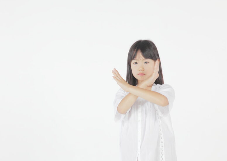 子供の中間反抗期とは？反抗期の特徴とこどもの心理、接し方について解説